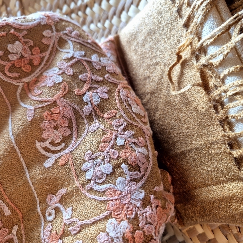 Warm Rich  Tan Pashmina with Pastel Pinks Embroidery 70% Pashmina 30%silk - Picture 12 of 12